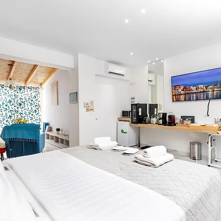 Готель Notus Chania Crete 3*